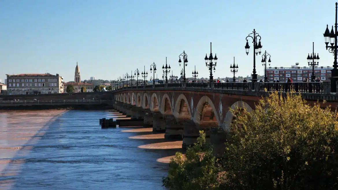 Dans quel quartier acheter ses bureaux à Bordeaux ?